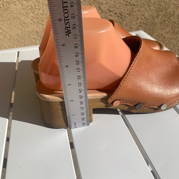 Dansko tan leather clogs slip on size 41 - Picture 7 of 12